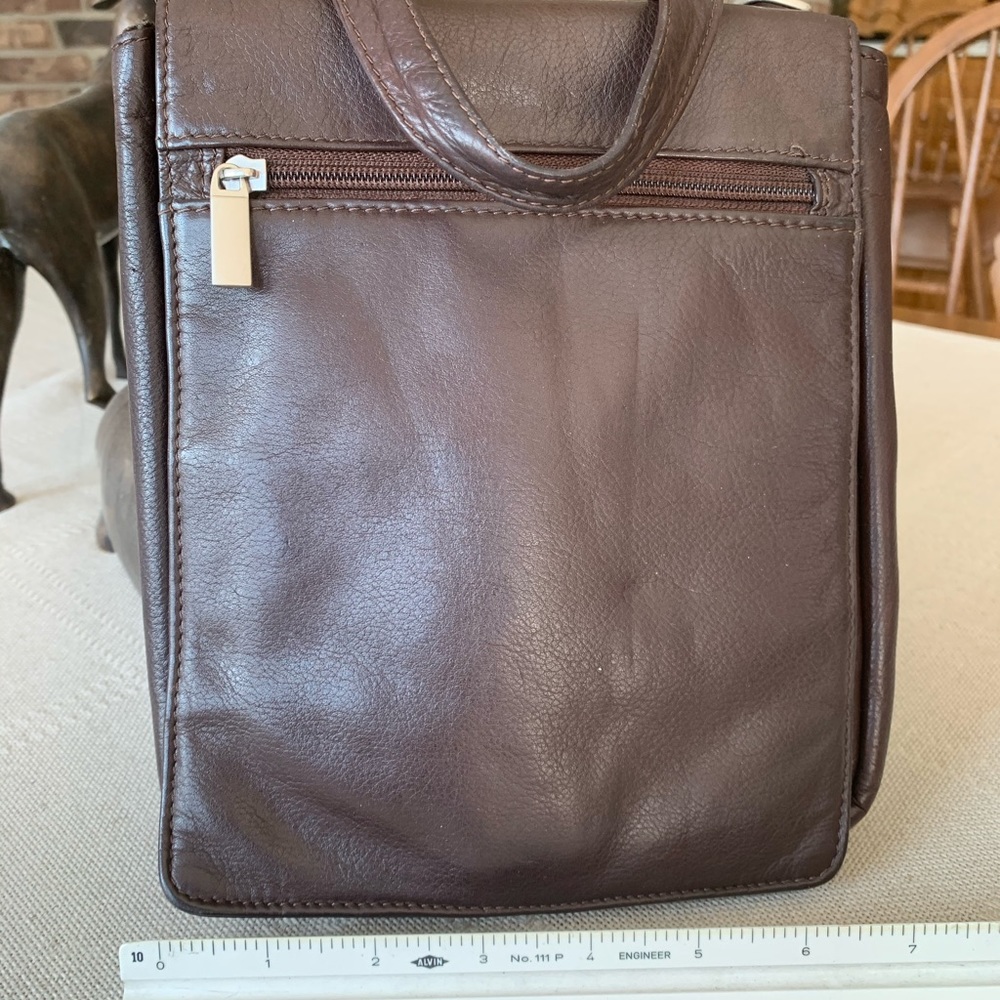 Wilson leather dbl flap crossbody travel bag 8x9"